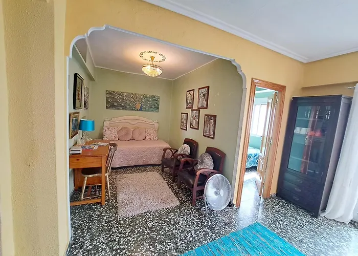 Full Equipped And Comfortable With Wifi Валенсия