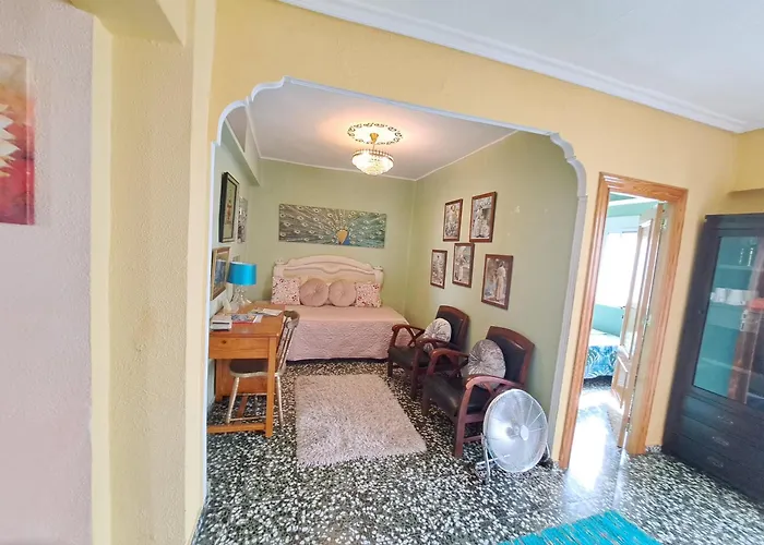 Full Equipped And Comfortable With Wifi Валенсия